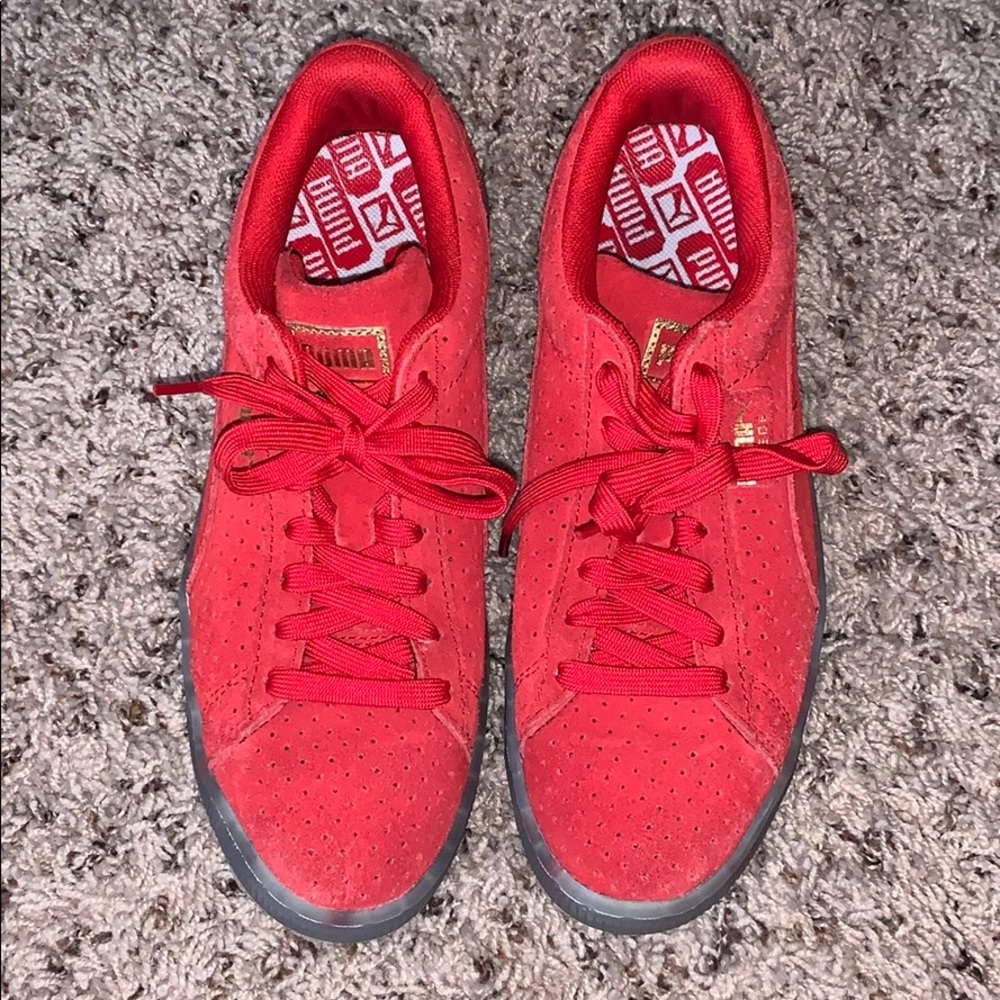 Puma Suede Classic v2 Perf High Risk Red